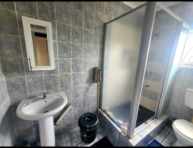 3 BEDROOM FREESTANDING TO LET IN VANROVA